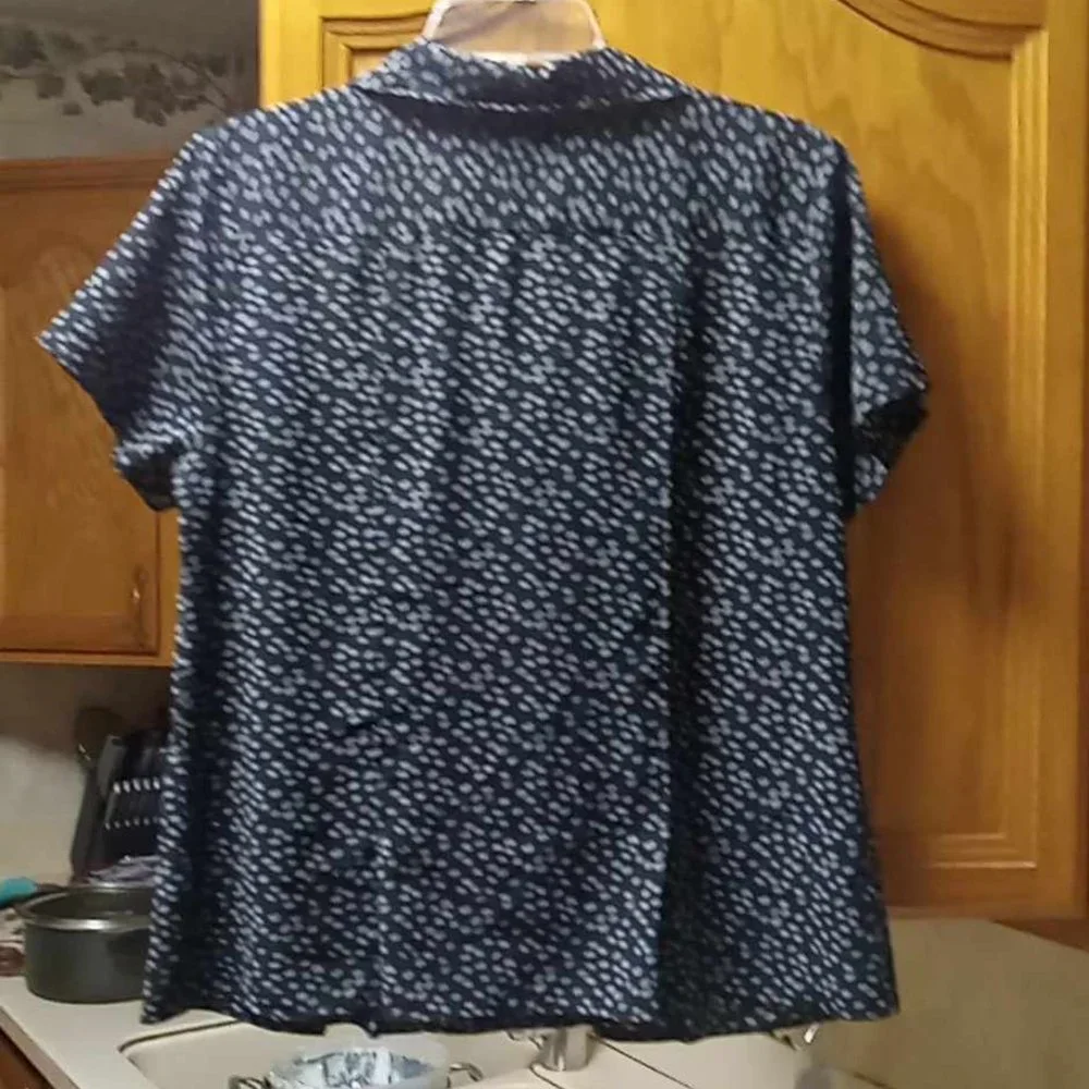 CROFT & BARROW WOMENS TOP SIZE M - Picture 9 of 10